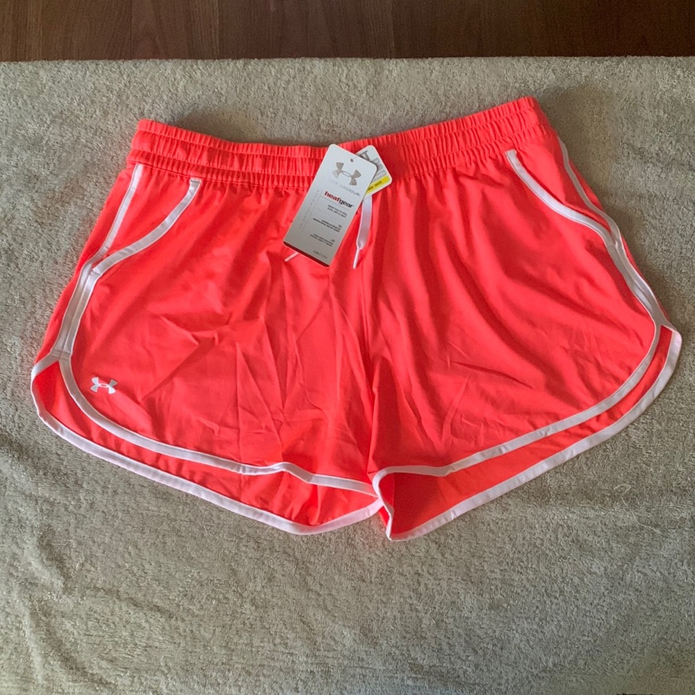New Womens Under Armour shorts size large